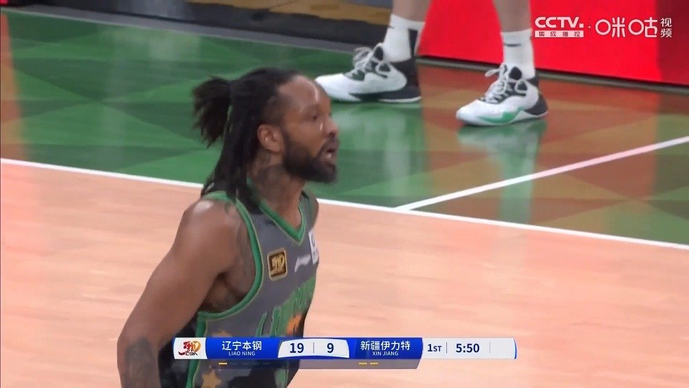 威尔斯50+6&11记三分 王岚嵚20+7 辽宁26分大胜复仇新疆